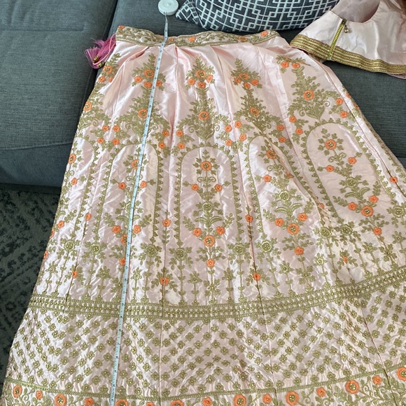 Lehenga Choli - Picture 5 of 6